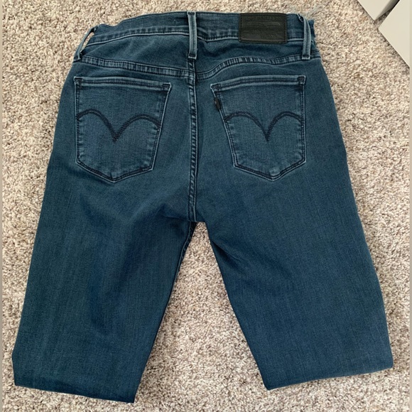 Levi’s Jeans - Picture 2 of 5